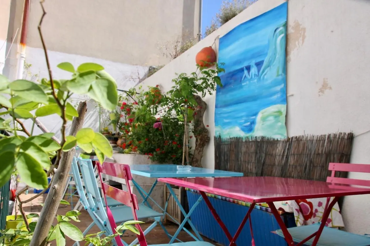 Au Petit Chez Soi Hostel Cassis 0*,  France