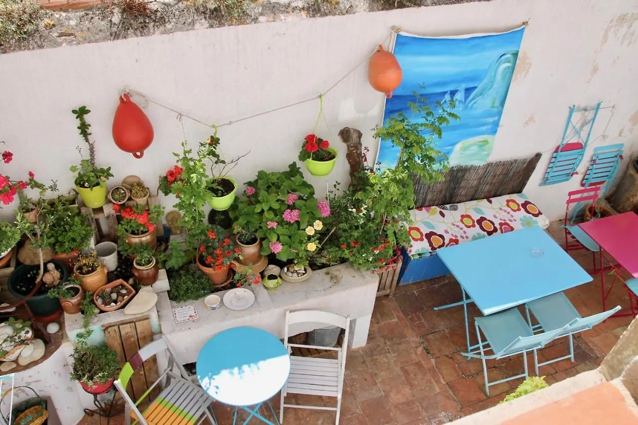 Au Petit Chez Soi Hostel Cassis France